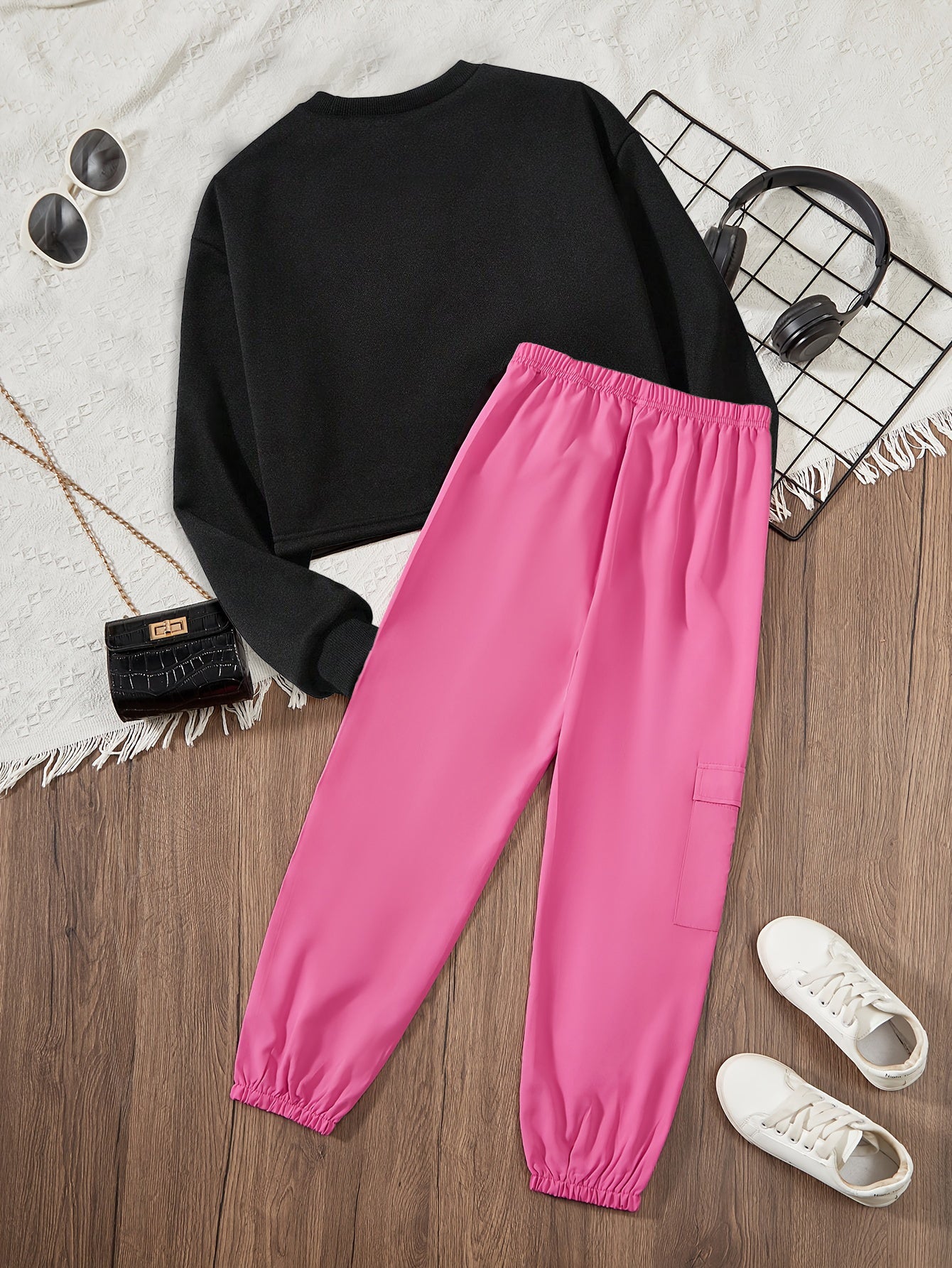 Girls'Graphic Sweatshirt and Cargo Joggers Set Wholesale